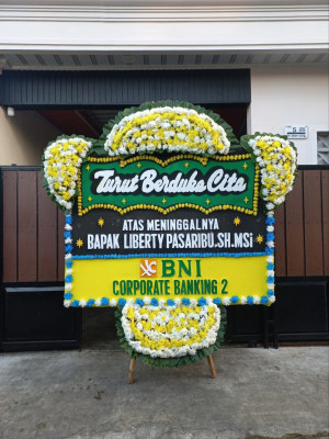 Papan Bunga Duka di Danime