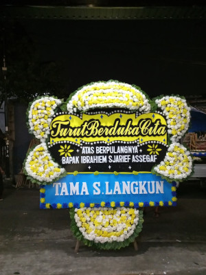 Papan Bunga Duka di Danime